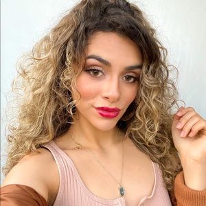 Meet your Posher, Cristiana